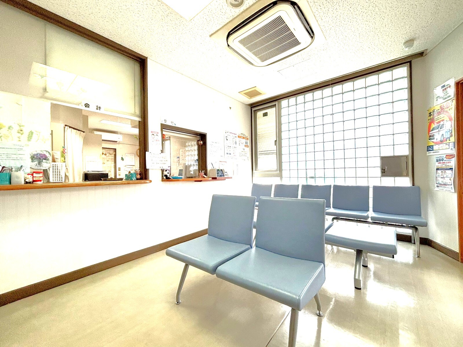 乾医院　待合室