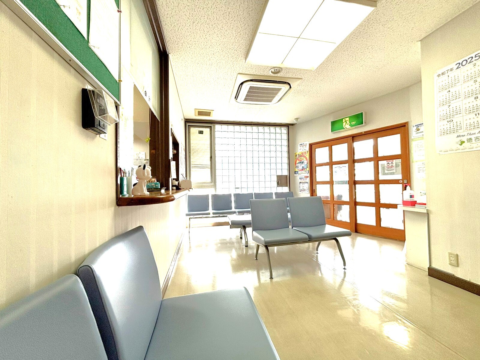 乾医院　待合室